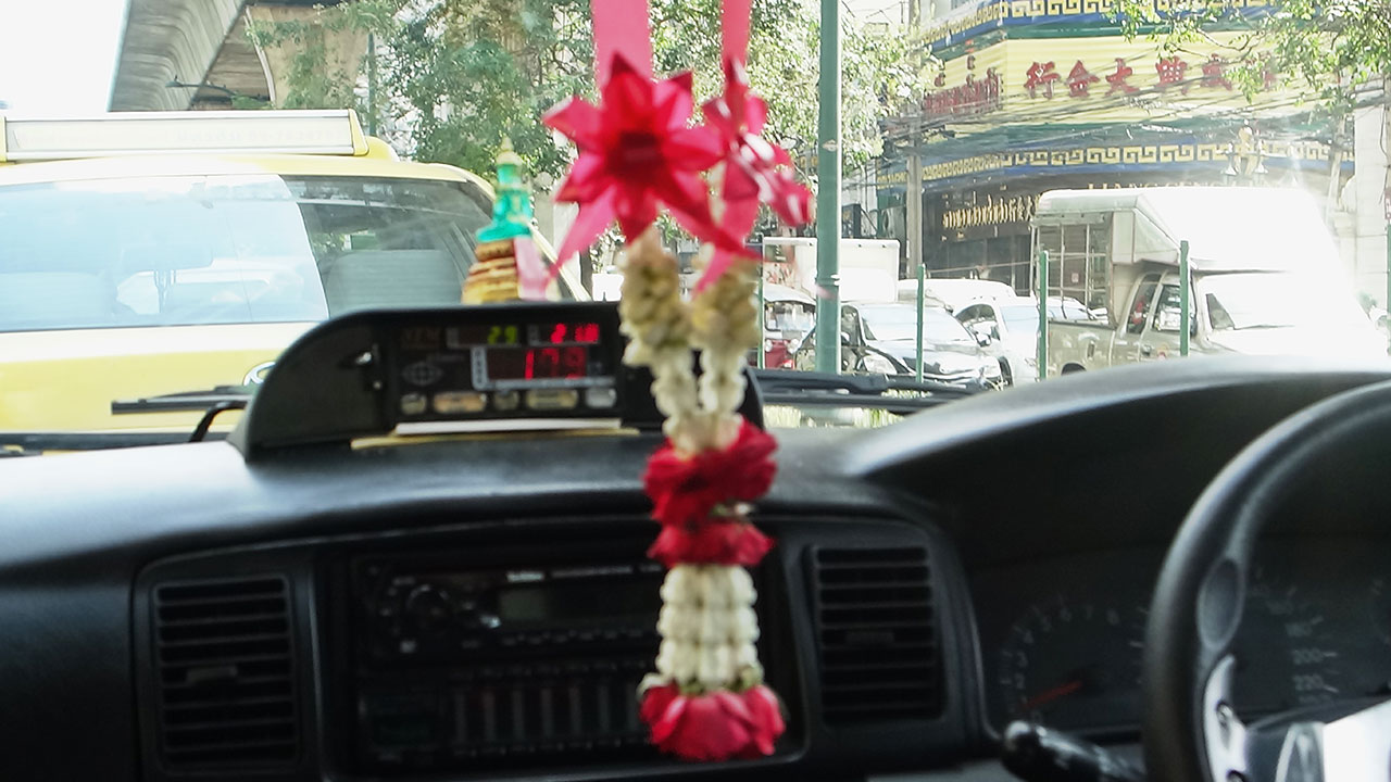 Bangkok Staycation - Lets Find Pussy!