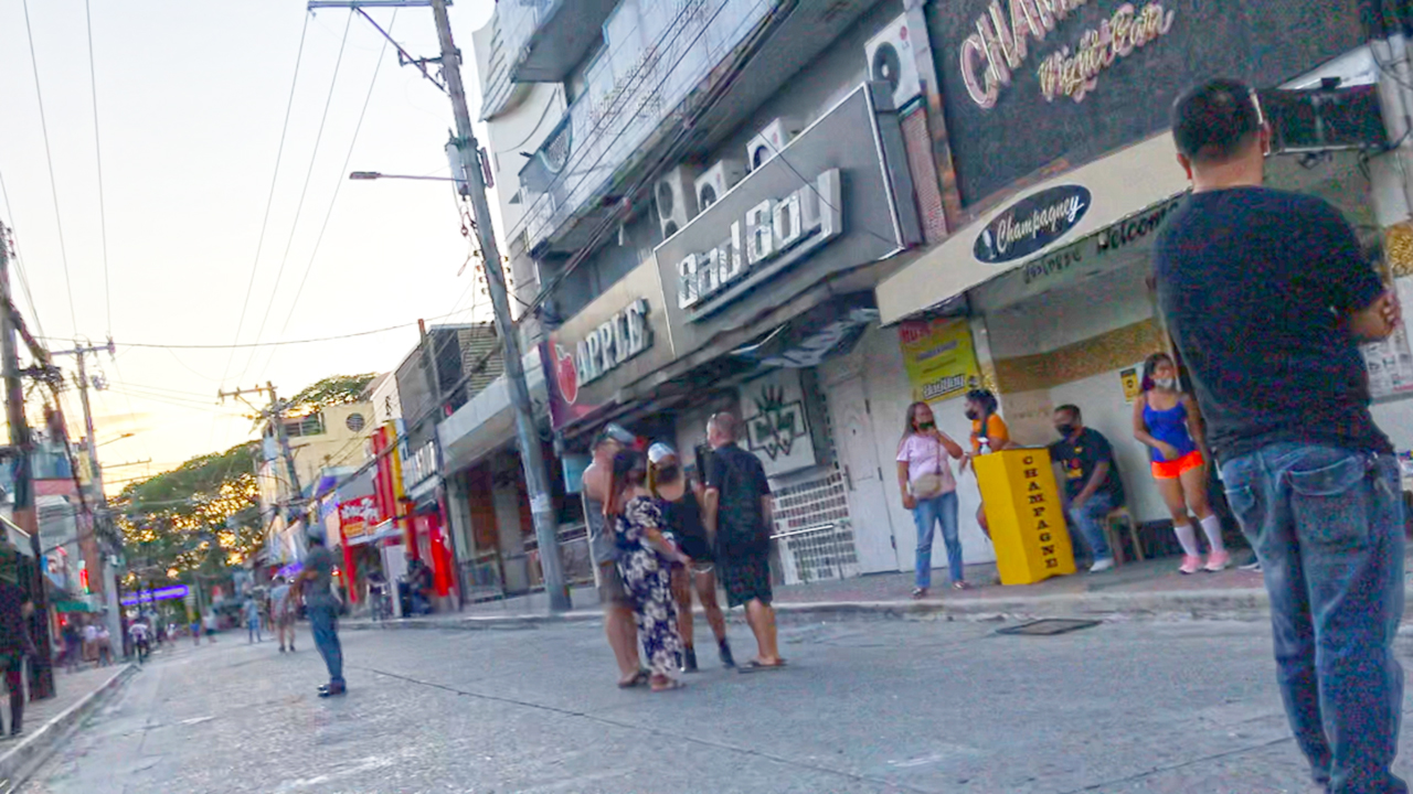 Fields Ave Walk During Daytime