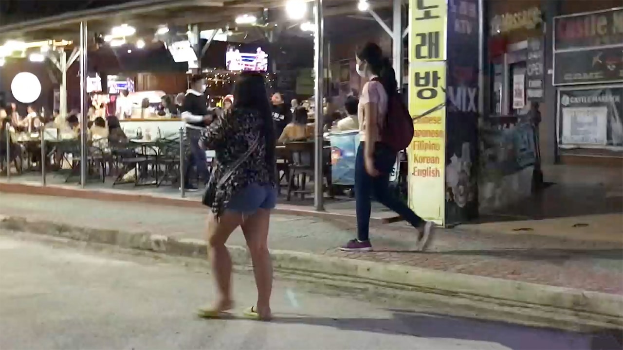 Look at Pussy on the Street