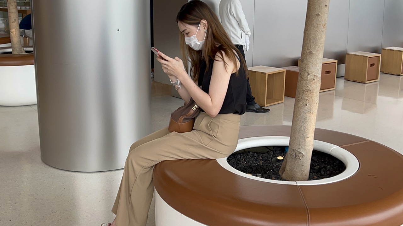 Apple Iconsiam Store Visit and Hot Chicks