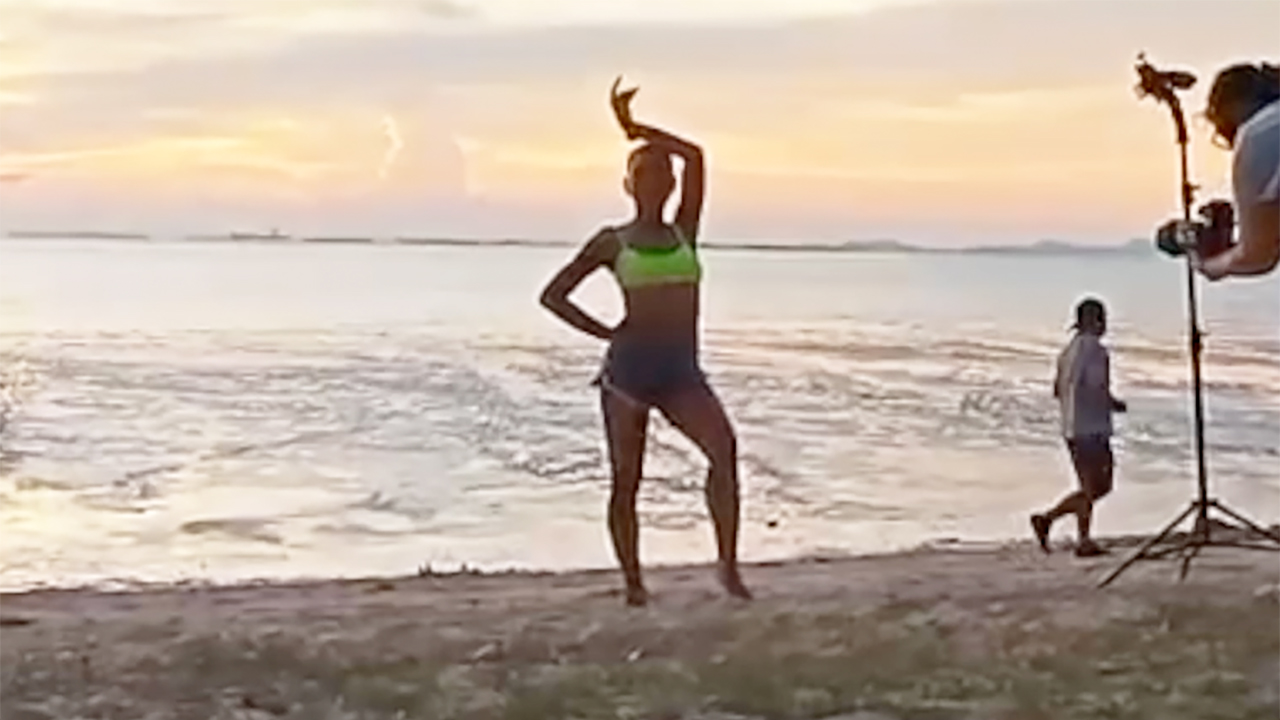 Thai Beach Photoshoot with Barbie!