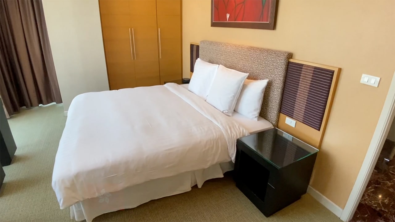 Hong Kong Hotel Room or Apartment?