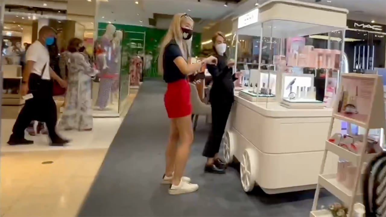 Blonde Asian Girl Spotted at Mall