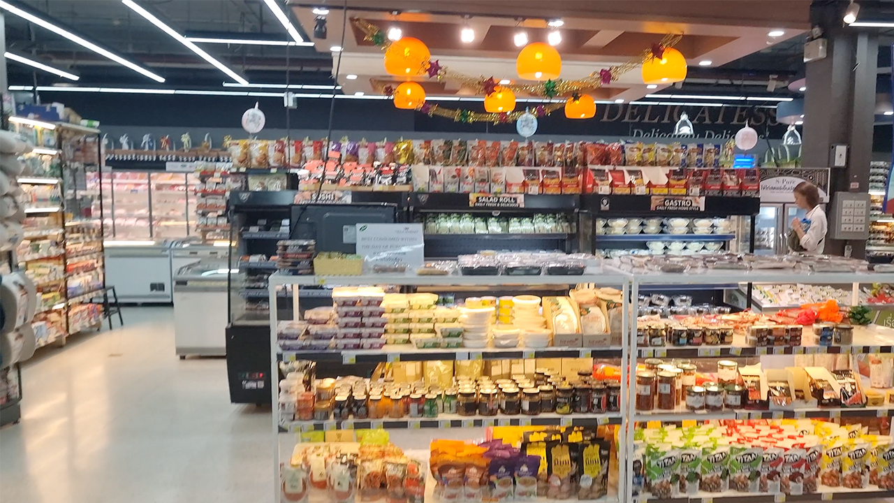 Villa Market Phuket Visit